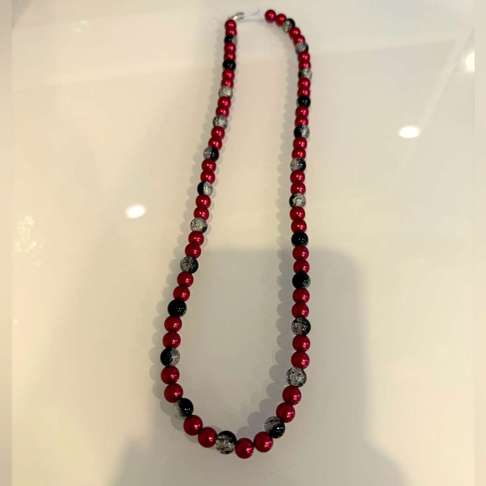 HANDMADE BEADED NECKLACE